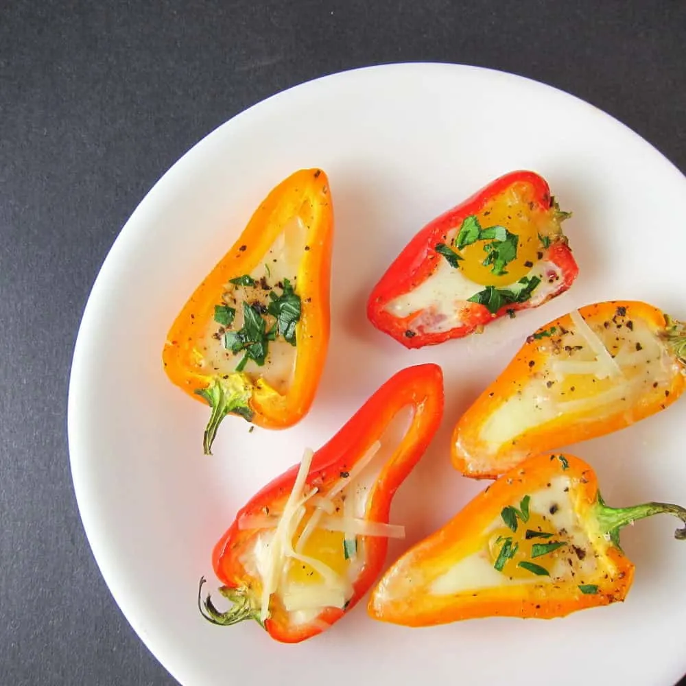 baked mini bell peppers with quail eggs recipe