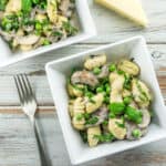 ﻿One Pot Gnocchi with Creamy Mushrooms and Peas - dinner couldn't get any easier!