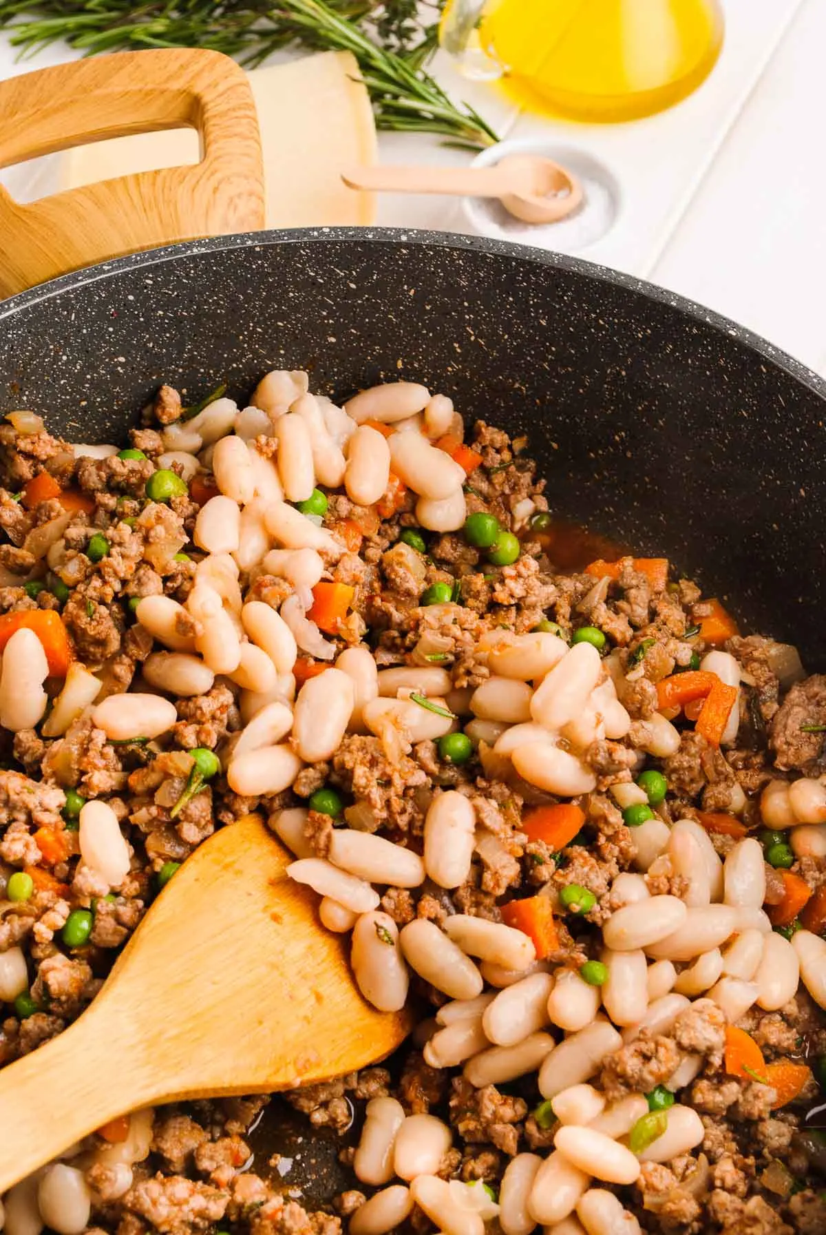 Ground beef shepherd's pie filling with great northern beans.