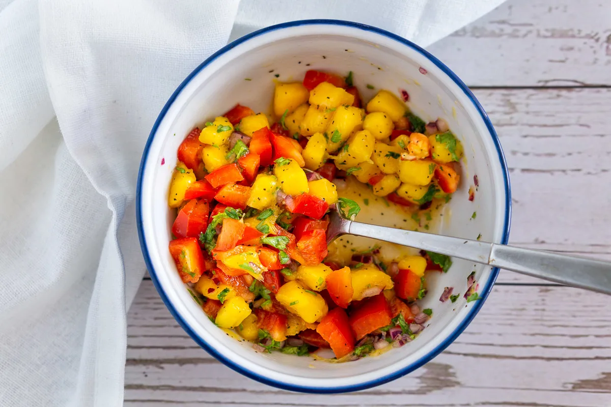 bell pepper mango relish in a bowl