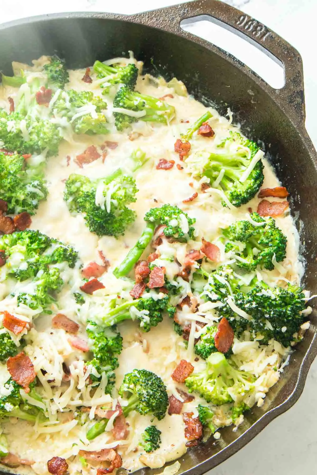 Broccoli and bacon skillet with creamy garlic sauce